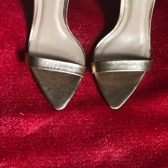 Steve Madden sandals. Metallic heels. Like new. - Picture 10 of 13